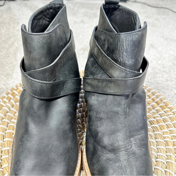 Free People Back Loop Ankle Cowboy Boots Pointed Toe Washed Black Western 40 - Picture 3 of 16